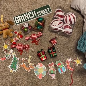 Grinch Decor